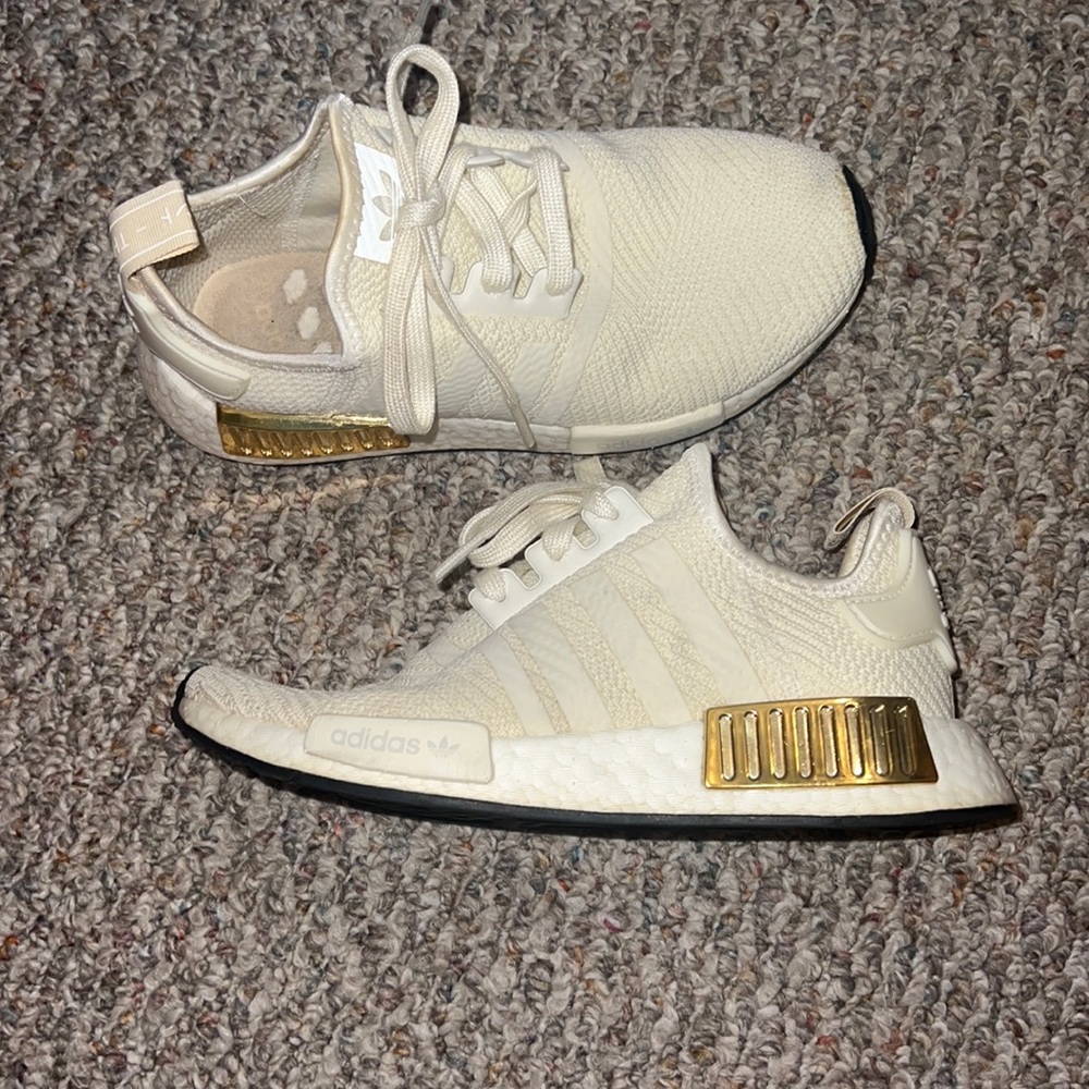Womens NMD R1 Boosts
